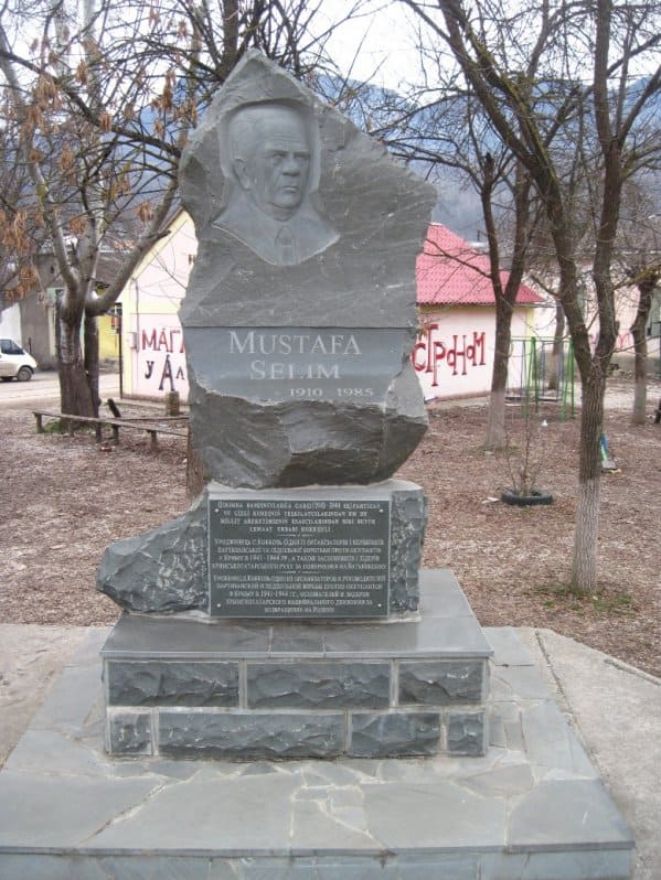 Памятник в Соколином