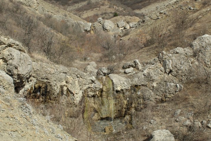 третий и четвертый водопад Ахматын-Дереси вид на третий и четвертый водопад